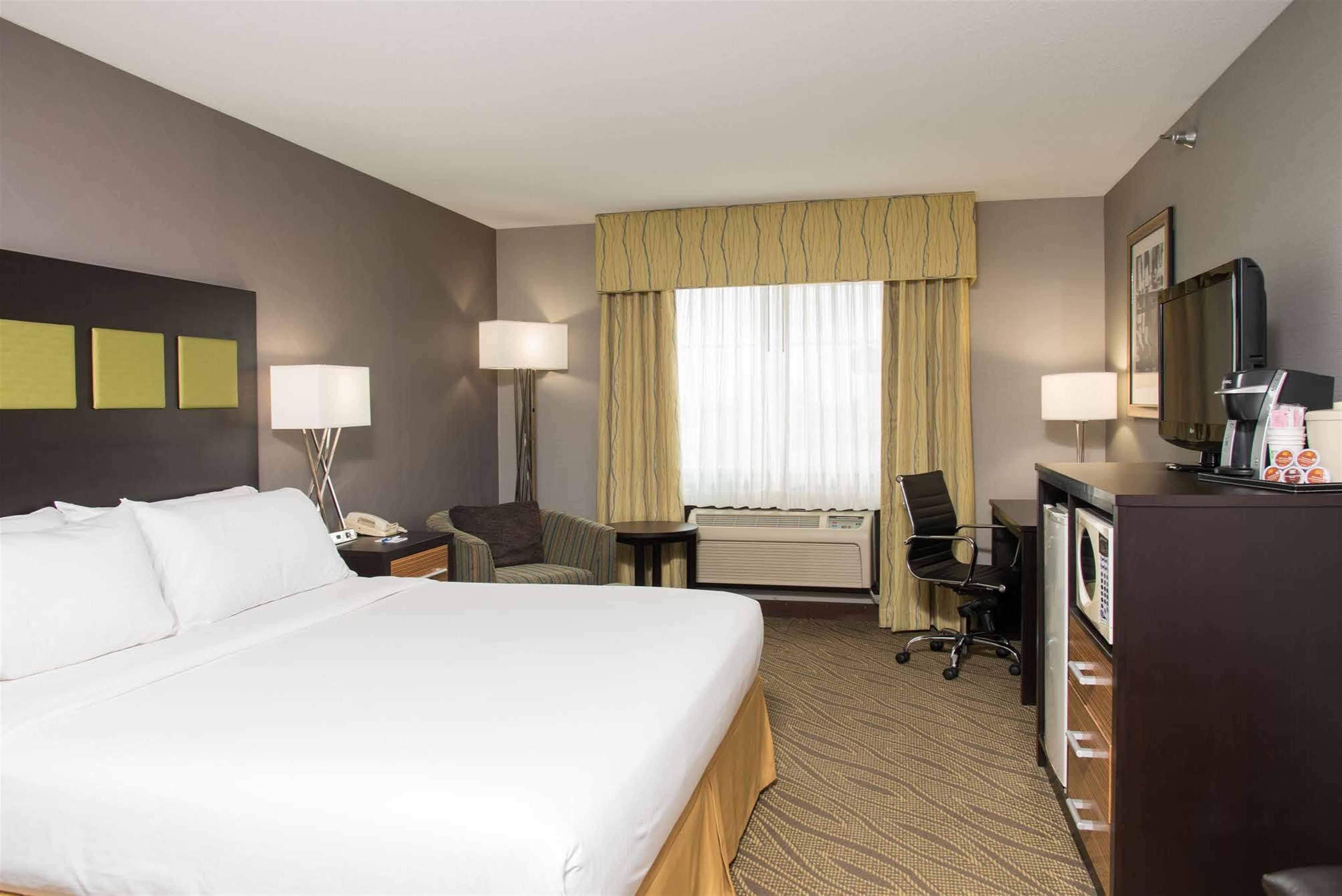 Holiday Inn Express & Suites Danville By Ihg Exterior photo
